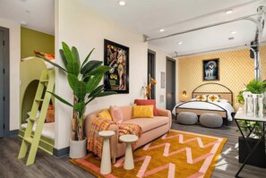 1 bedroom, iron/ironing board, WiFi, bed sheets - Summer rooftop deck, skyline views, glass garage door near Broadway (Nashville)