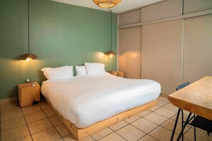Iron/ironing board, WiFi, bed sheets - PORFIRIO 2 · Two Houses Seven Bedroom Group Retreat (Oaxaca de Juárez)