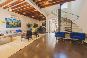 Living area - COSIJOPI · Spacious Colonial Home with Terrace (Oaxaca de Juárez)