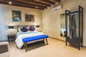 Iron/ironing board, Internet, bed sheets - COSIJOPI · Spacious Colonial Home with Terrace (Oaxaca de Juárez)