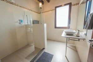 Towels - COSIJOPI · Spacious Colonial Home with Terrace (Oaxaca de Juárez)
