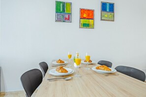 Unclassified image, 5 of 36, button - Cozy 1BR/1BA Isla Bonita Getaway Pool&BBQ (Noord)