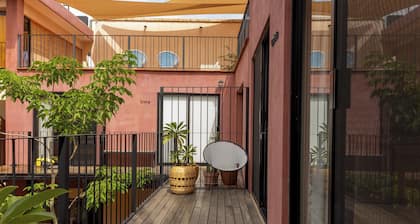 REGIONES - CAÑADA · Charming Upper Floor Suite