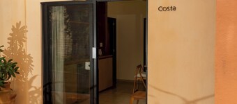 REGIONES - COSTA · Cool Apartment Surrounded by Greenery