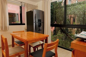 Dining - REGIONES - MIXTECA · Spacious Apartment with Lush Greenery (Oaxaca de Juárez)