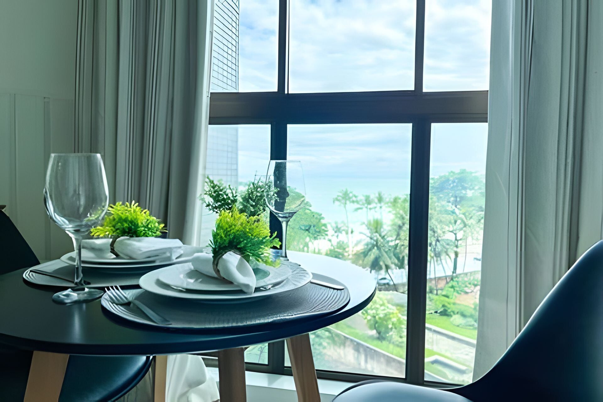 Comfort Apartment | Dining