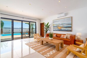 Smart TV - Villa Casa Luna by Villa Plus (Playa Blanca)