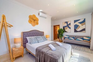 Iron/ironing board, free WiFi, bed sheets - Villa Casa Luna by Villa Plus (Playa Blanca)