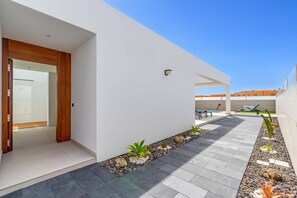 Terrace/patio - Villa Hibiscus by Villa Plus (Antigua)