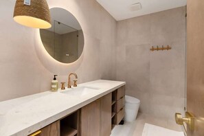 Shower - Ikigai House (615 A) (McAllen)