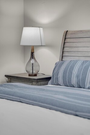 3 bedrooms, iron/ironing board, WiFi, bed sheets - Prime Location Cozy 3BR@Beach 295 (Jacksonville)