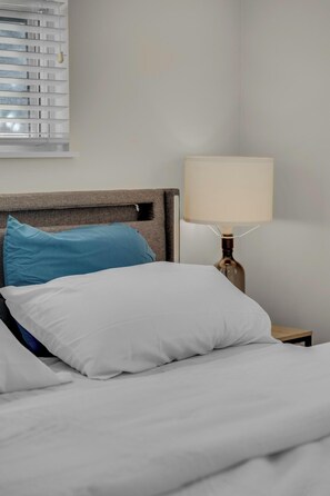 3 bedrooms, iron/ironing board, WiFi, bed sheets - Prime Location Cozy 3BR@Beach 295 (Jacksonville)