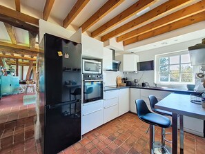 Private kitchen - Rent charming Norman half-timbered house with large garden - sleeps 6/7 (Triqueville)
