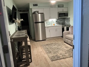 Microwave, oven, stovetop - Tranquil 1-bedroom condo with AC in Madeira Beach completely updated . (Madeira Beach)