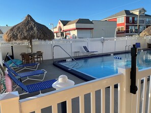 Pool - Tranquil 1-bedroom condo with AC in Madeira Beach completely updated . (Madeira Beach)