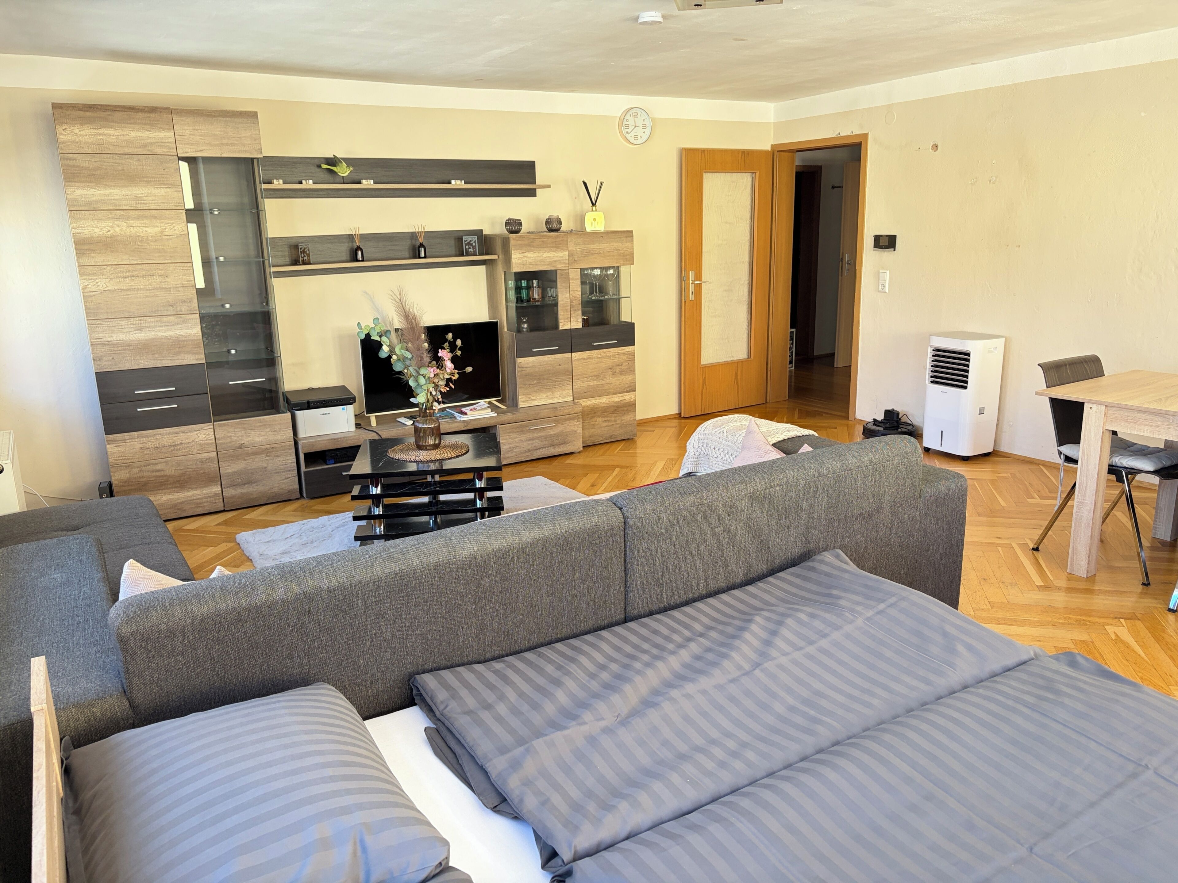 1 bedroom, internet, bed sheets