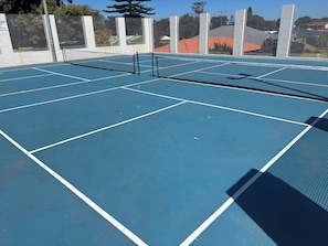 Sport court - Silver Sands Holiday Resort Mandurah short drive from Perth (Silver Sands)