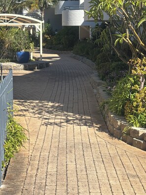 Property grounds - Silver Sands Holiday Resort Mandurah short drive from Perth (Silver Sands)