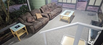 Your home away from home,fully furnished 5 minutes to the beach and shops.