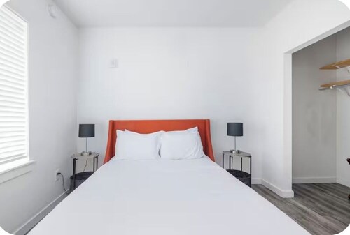 Third floor apartment in Downtown Clarksvill