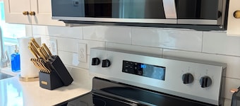 The Corner 82 /High End Nature Escape King beds