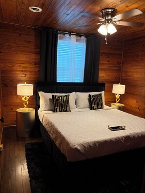 Room - The Corner 82 /High End Nature Escape King beds (Winder)