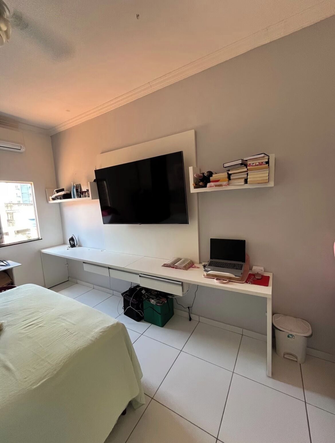 2 slaapkamers, een strijkplank/strijkijzer, wifi, beddengoed
