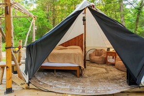 Room - Rustic Tent with shared Full Bath (Honey Grove)