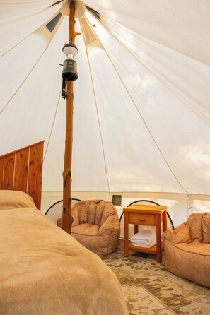Room - Rustic Tent with shared Full Bath (Honey Grove)