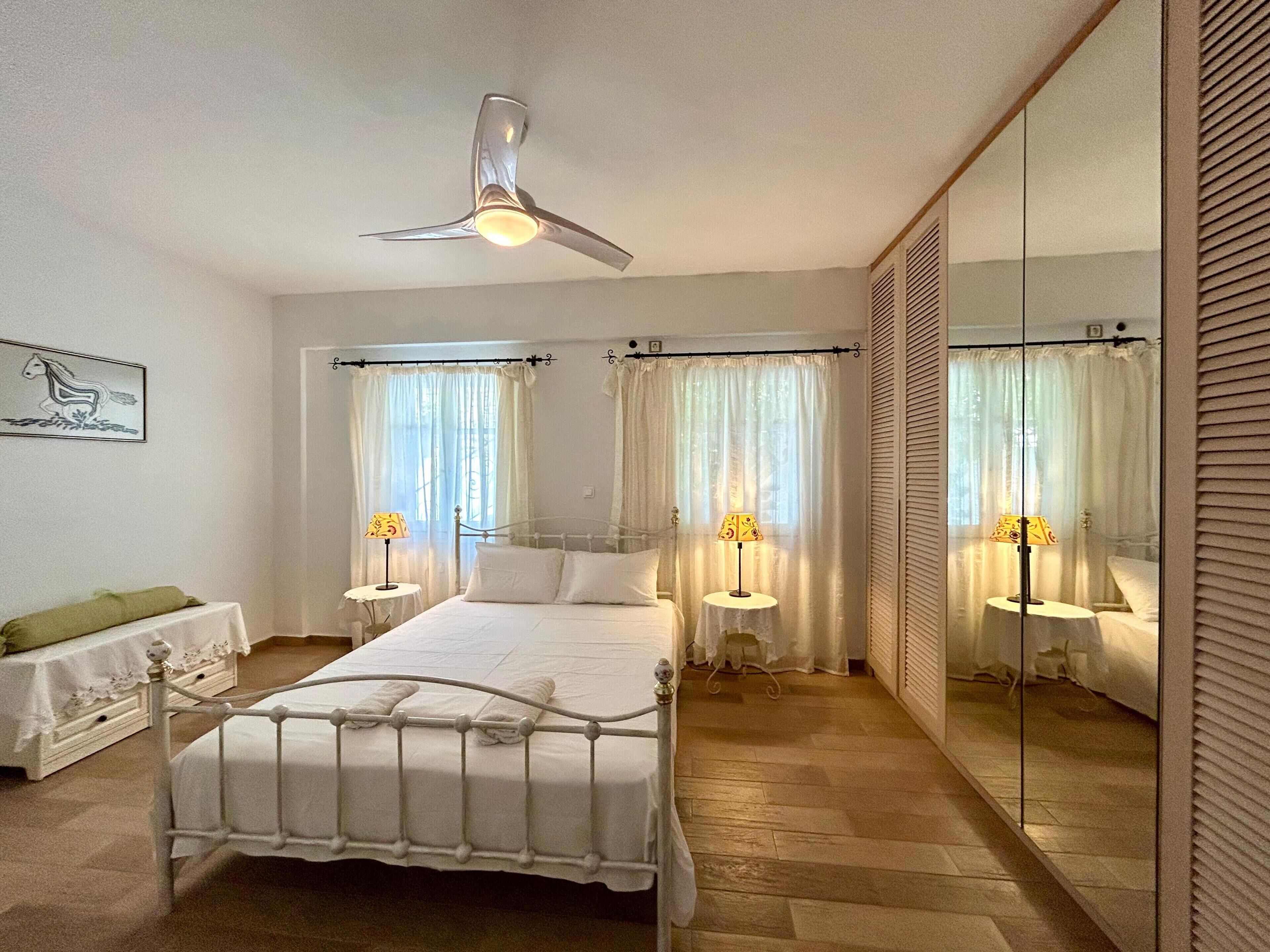 Casa de lujo, 3 habitaciones, cocina, vistas al mar | Cortinas opacas y sistema de insonorización