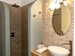 Luxury House, 3 Bedrooms, Kitchen, Sea View | Bilik Mandi