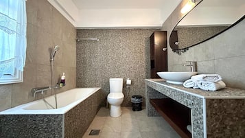 Luxury House, 3 Bedrooms, Kitchen, Sea View | Bathroom