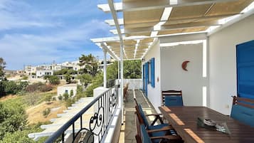 Luxury House, 3 Bedrooms, Kitchen, Sea View | Terrace/patio