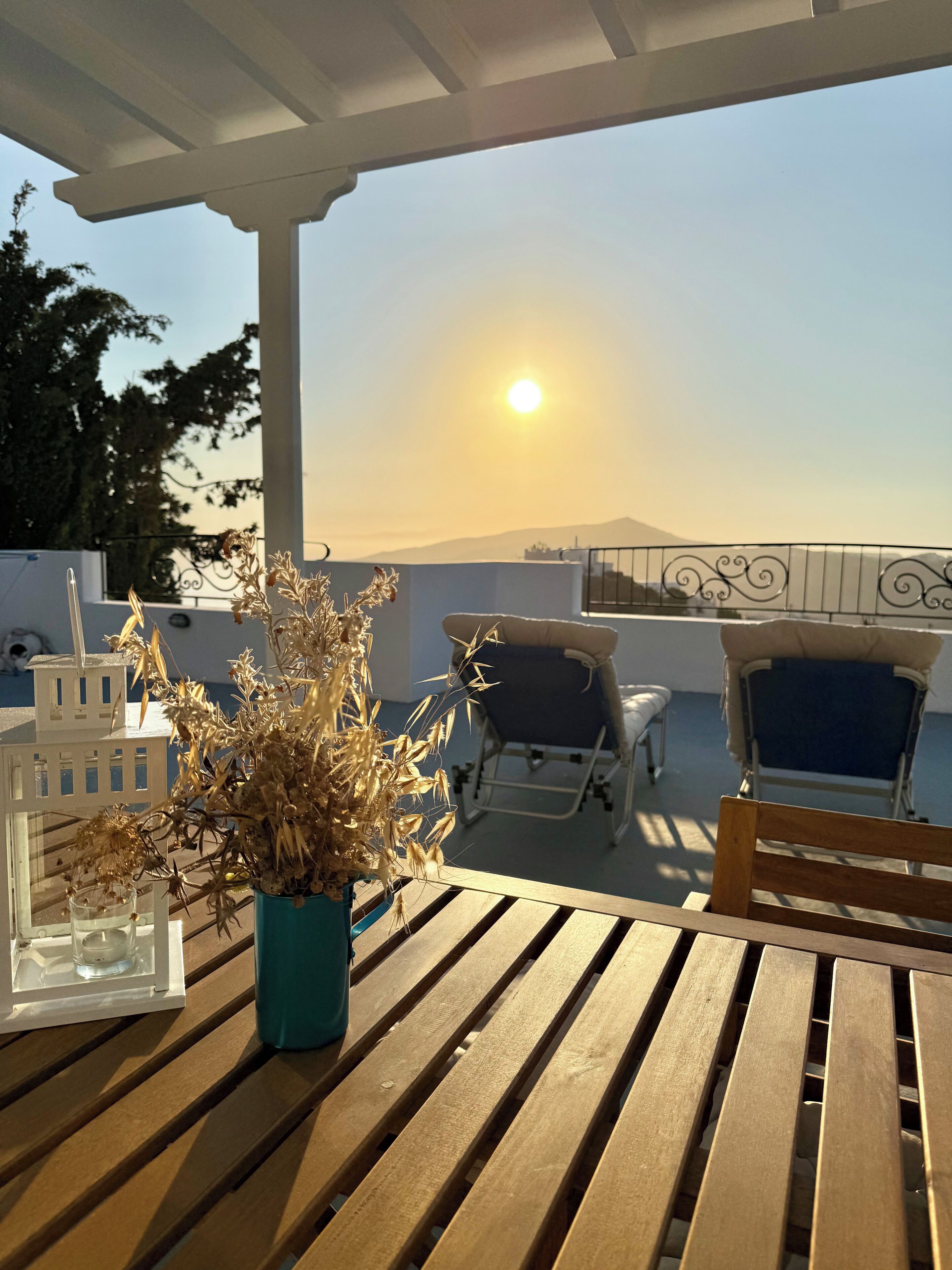 Deluxe Apartment, Kitchen, Sea View | Outdoor dining