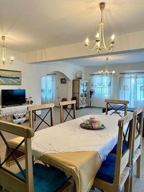 Luxury House, 3 Bedrooms, Kitchen, Sea View | Dining - Villa Fenia (AMORGOS)