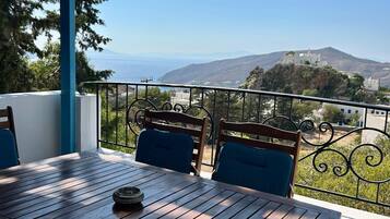 Luxury House, 3 Bedrooms, Kitchen, Sea View | Outdoor dining