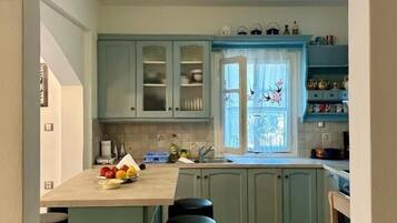 Luxury House, 3 Bedrooms, Kitchen, Sea View | Private kitchen