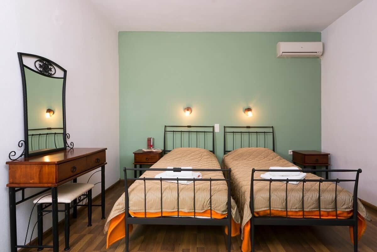 2 bedrooms, WiFi, bed sheets