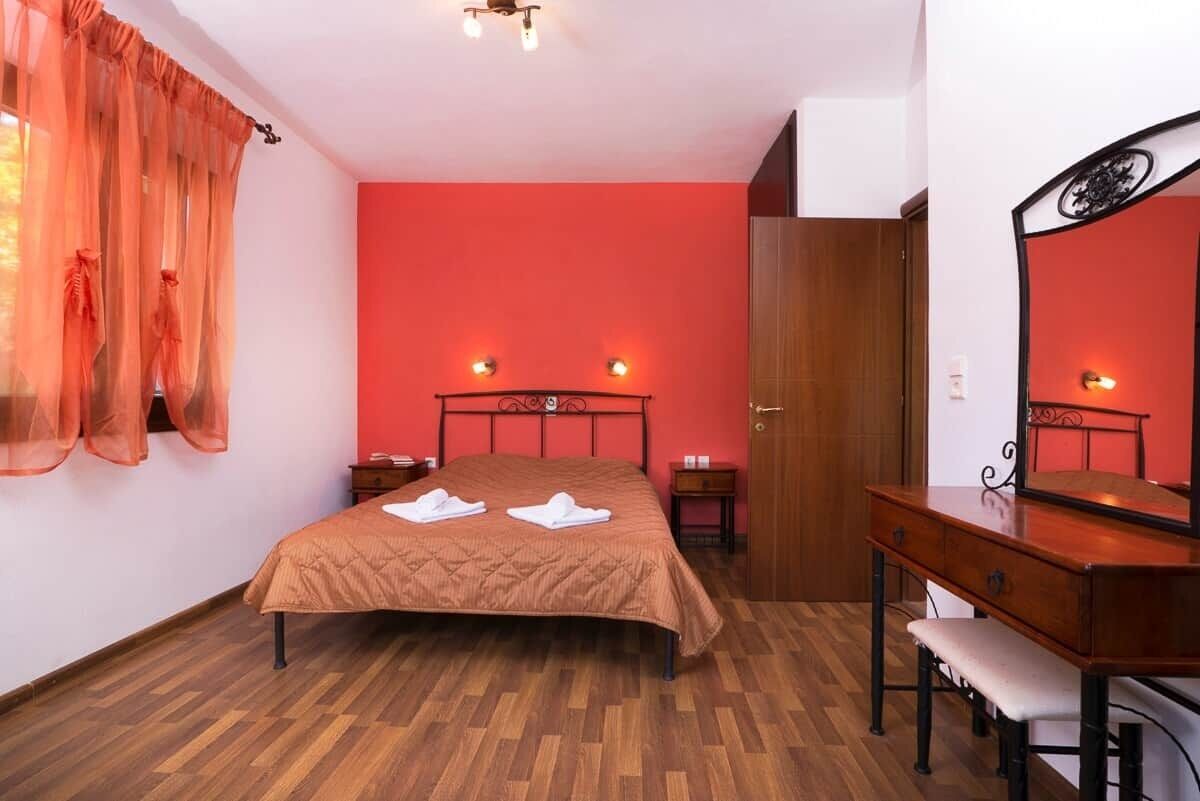 1 bedroom, free WiFi, bed sheets