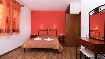 1 bedroom, free WiFi, bed sheets