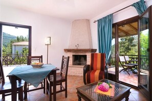 Dining - No2-Ianira First floor apartment 1 bedroom (Mikros Prinos)