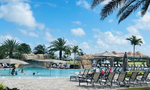 New Listing!  luxurious 2-br, 2-bath model Condo in Lakewood National Golf Club