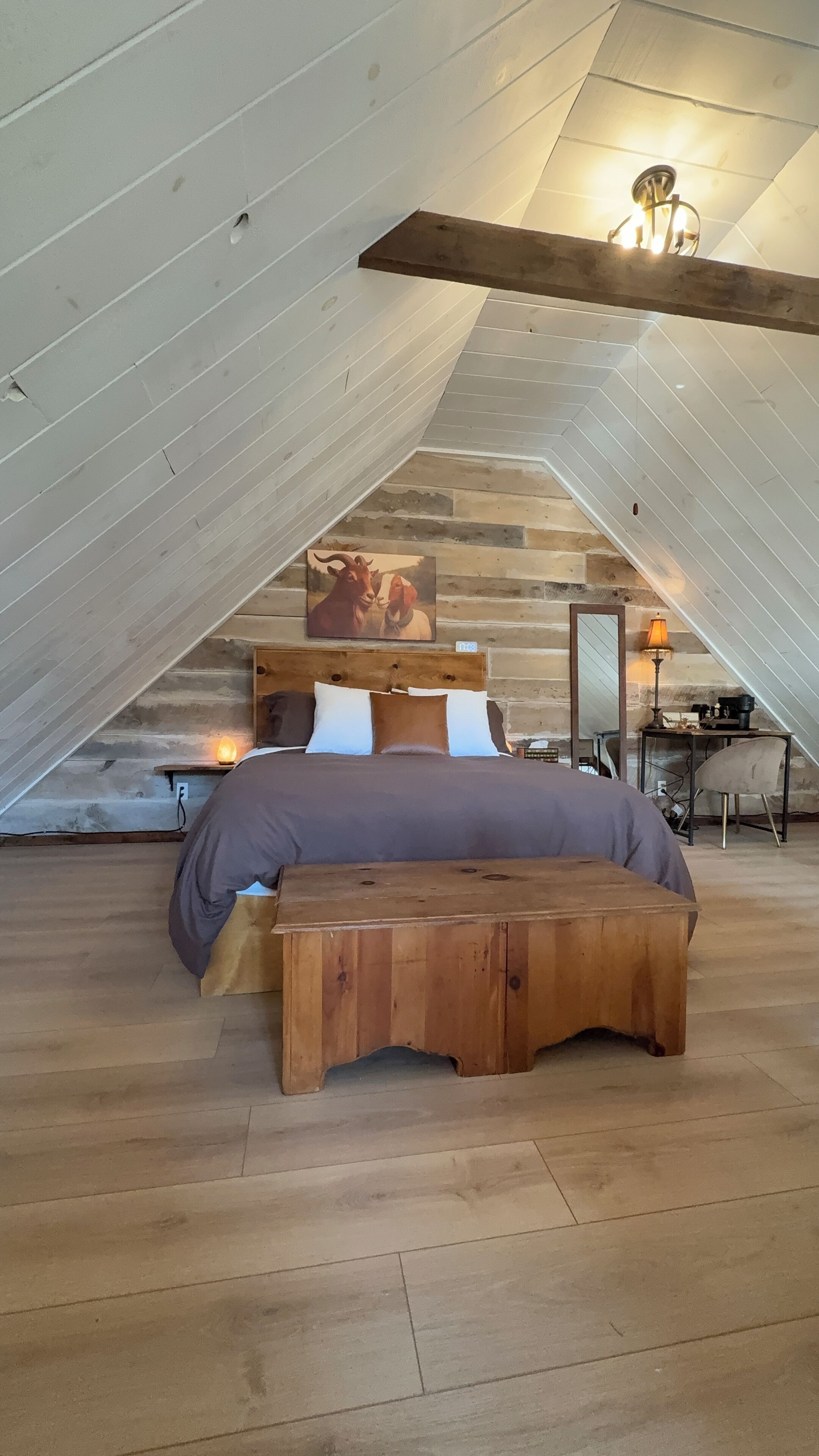 1 bedroom, bed sheets