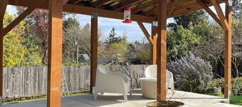 Hummingbird Cottage - Cozy 1 Bedroom Cottage in Portland