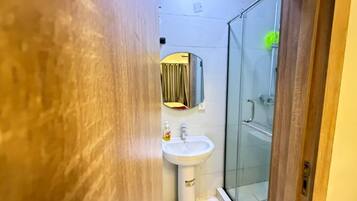Apartment, Park View | Bathroom