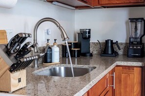 Fridge, microwave, oven, stovetop - Free Parking, Ocean Views, High Floor (Honolulu)