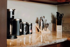 Kaffee und/oder Kaffeemaschine