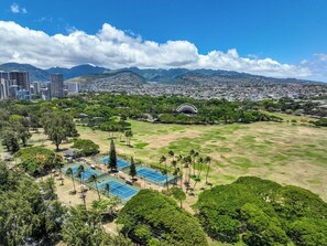 Sports court - [Rare]Mtn View | Walk Score 95 | Parking | Kitchen (Honolulu)