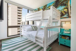 Iron/ironing board, travel cot, WiFi, bed sheets - Corner Unit, Rare Diamond Head Views, Free Parking (Honolulu)