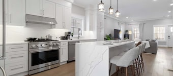 Brand New LUX-2 Level Living•Harvard•MIT•Subway•Cambridge• 2 Parkings +Garage